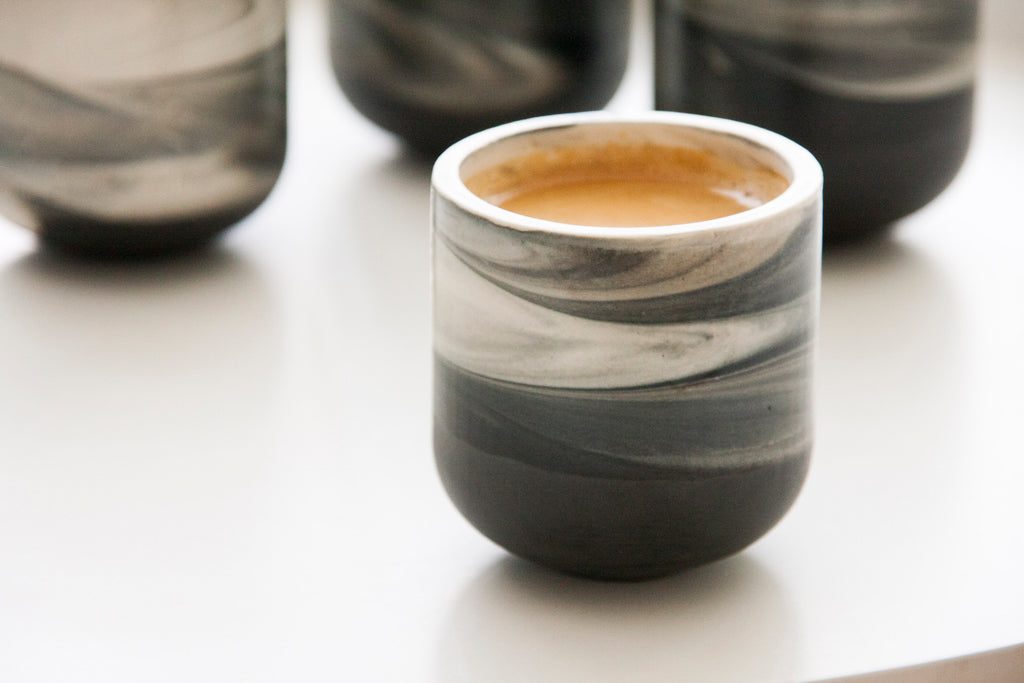 EMMA - Ceramic espresso cup in black and white marble pattern- Long